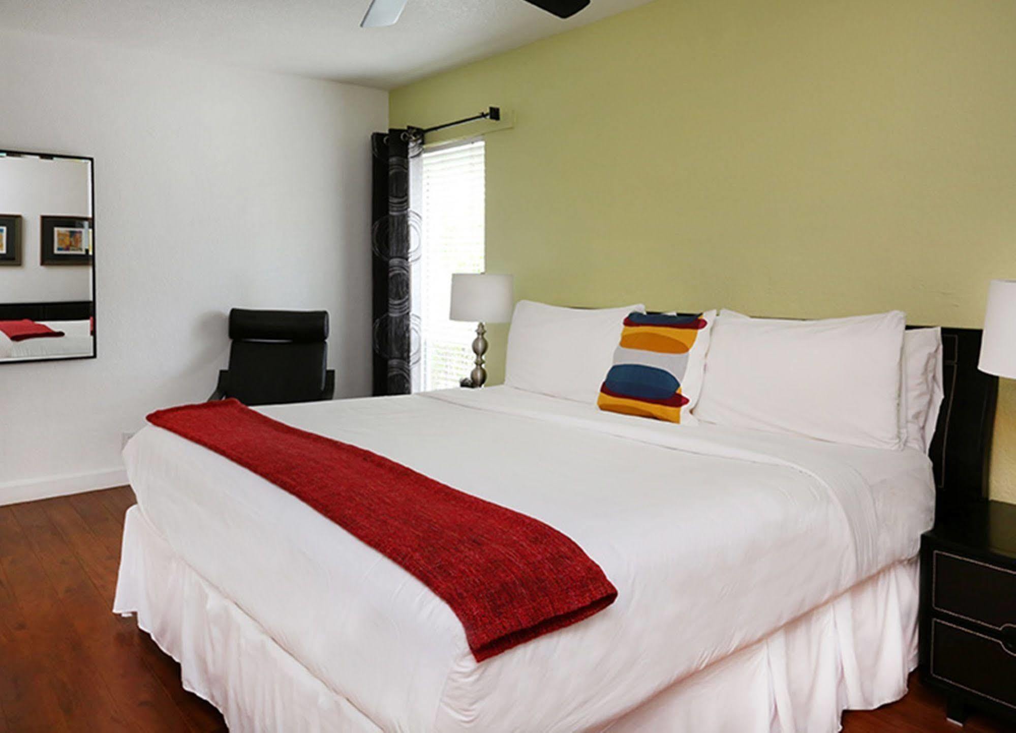 The Cabanas Guesthouse & Spa - Gay Resort Catering To Gay Men Resort Fort Lauderdale