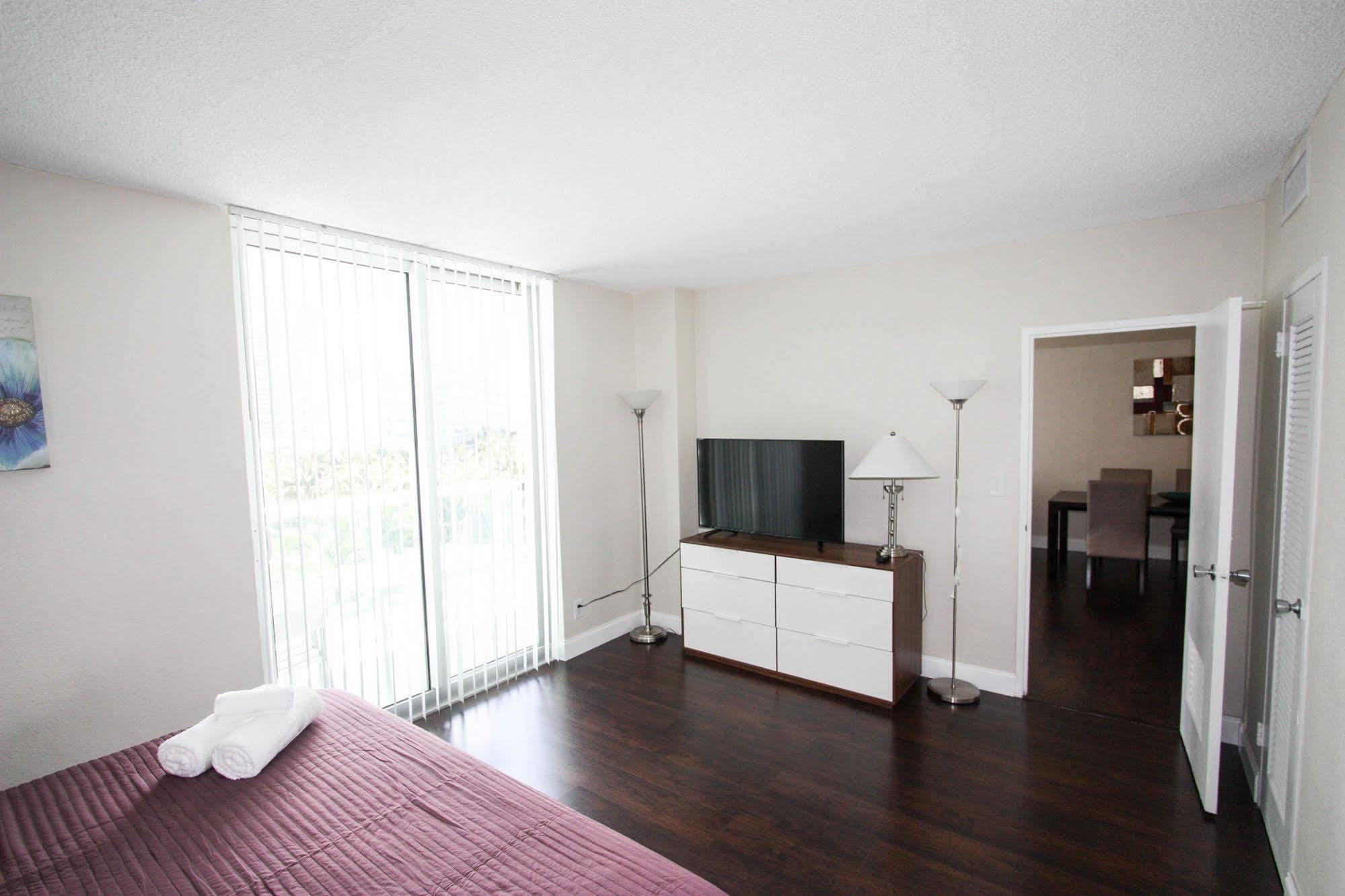 Tides Aparthotel 2*