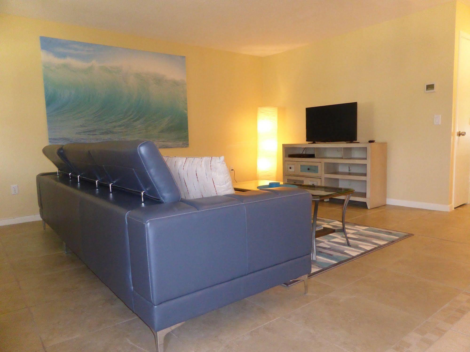 Hotel Bay Englewood
