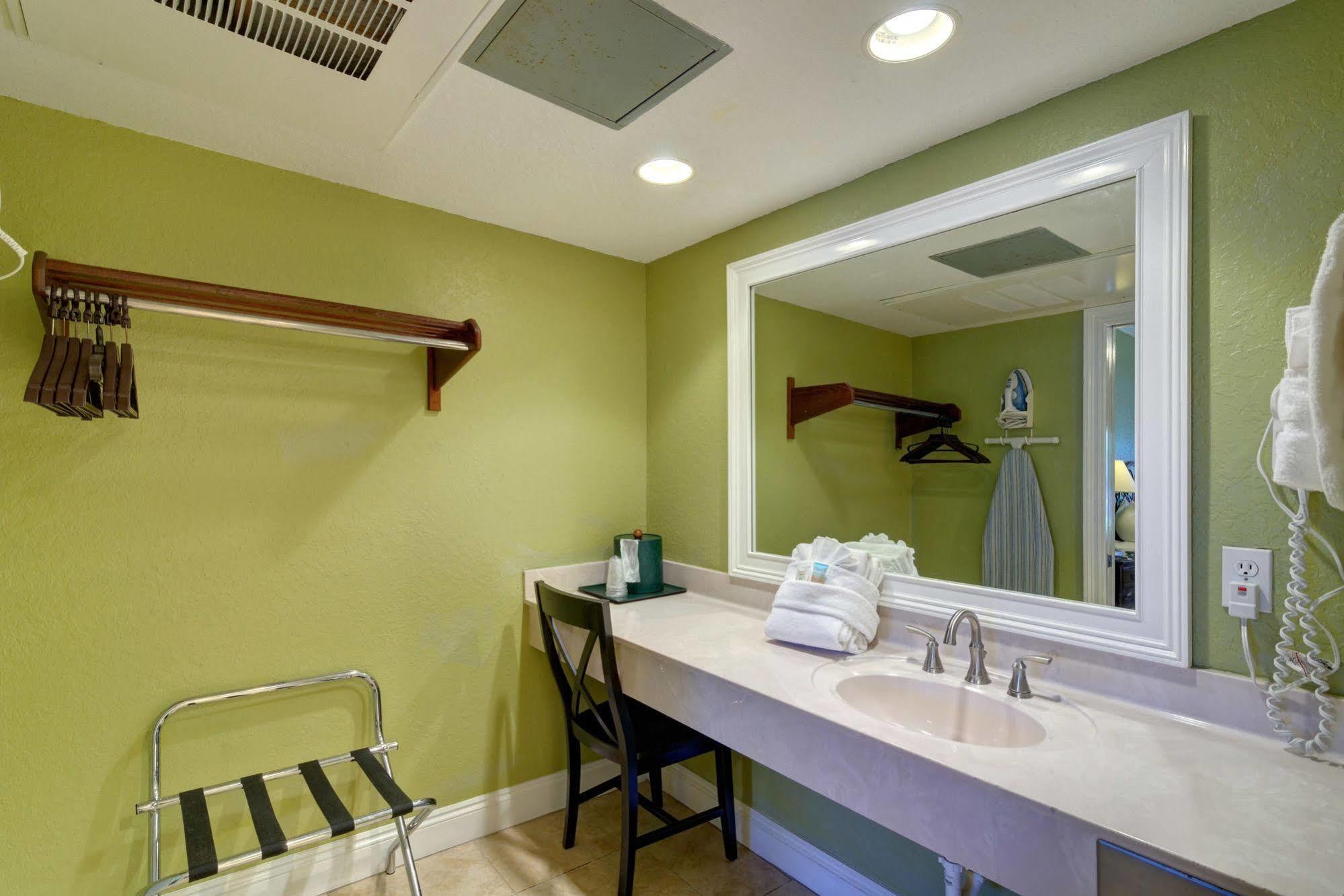 Hotel Beachside 3*