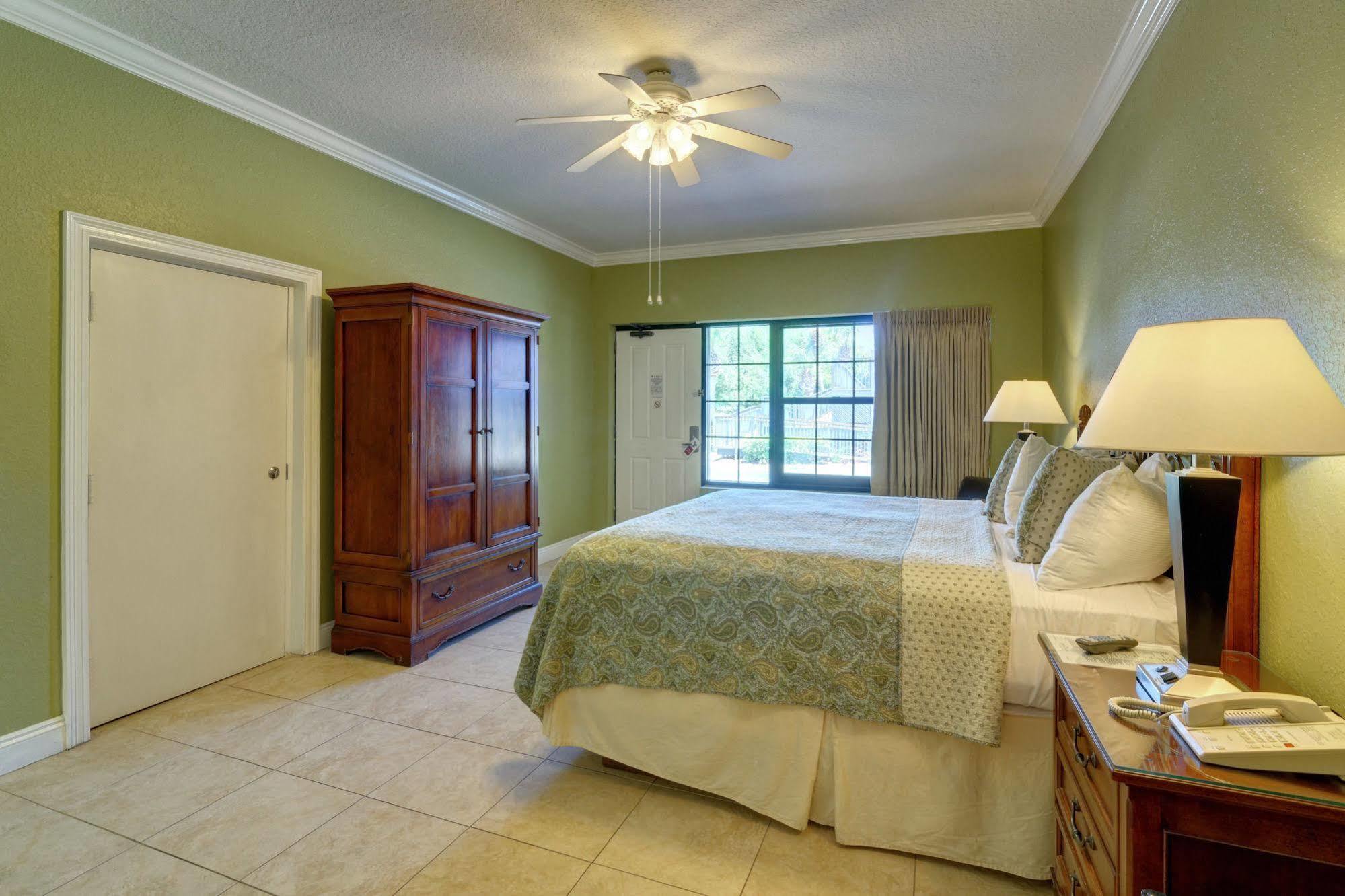Beachside 3* Destin