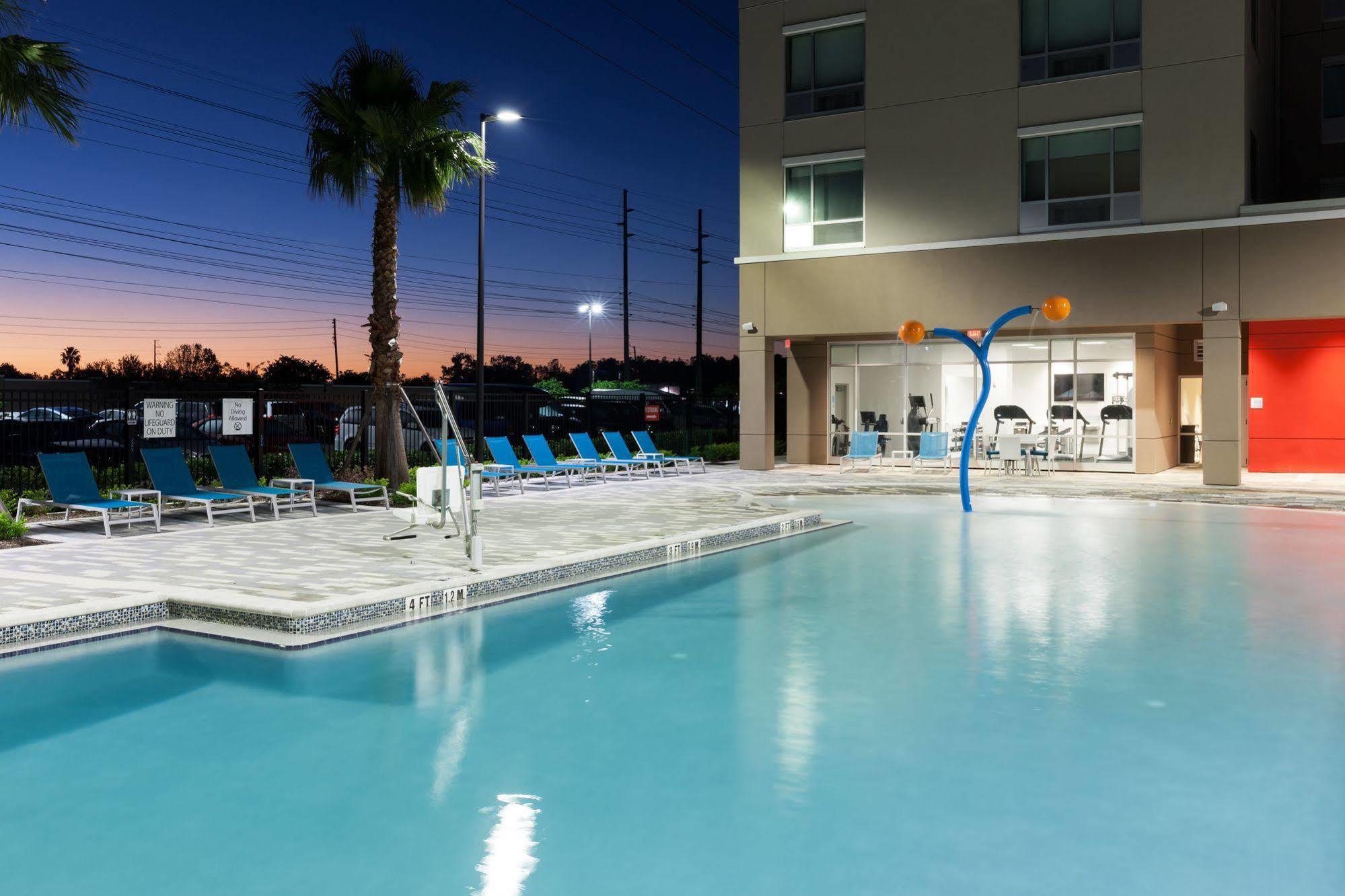 Holiday Inn Express & Suites - Orlando At Seaworld By Ihg