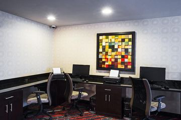 Express & Downtown - 5th Avenue By Ihg