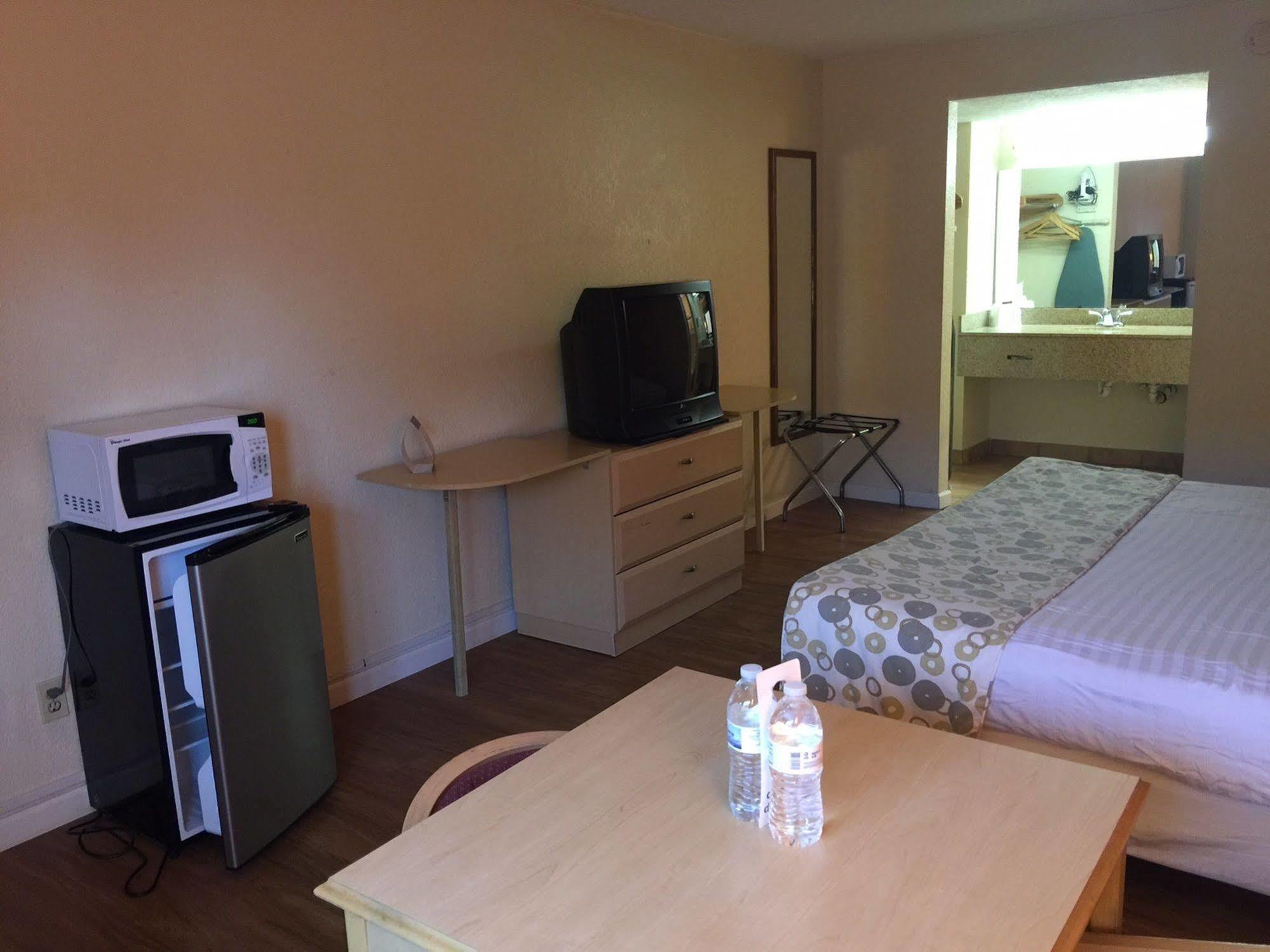 Country Hearth Inn- Motel Kissimmee