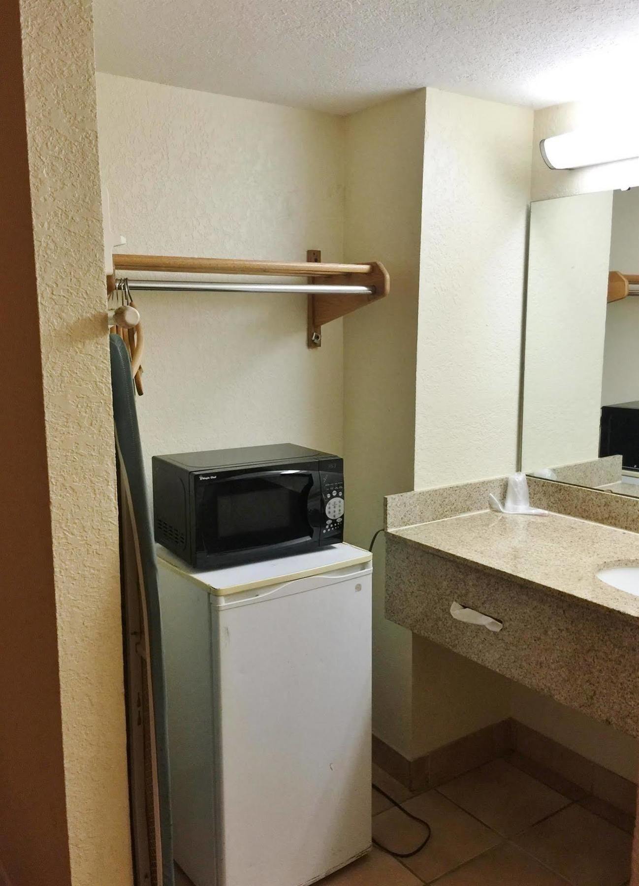 Motel Country Hearth Inn- Kissimmee