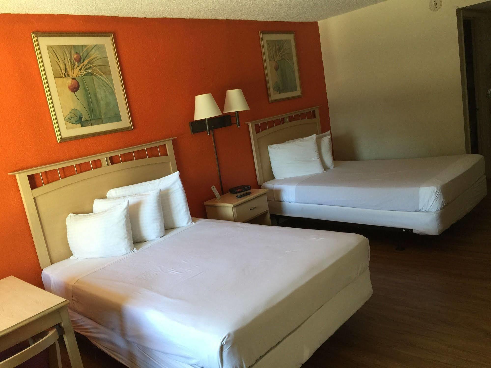 Motel Country Hearth Inn- 2*