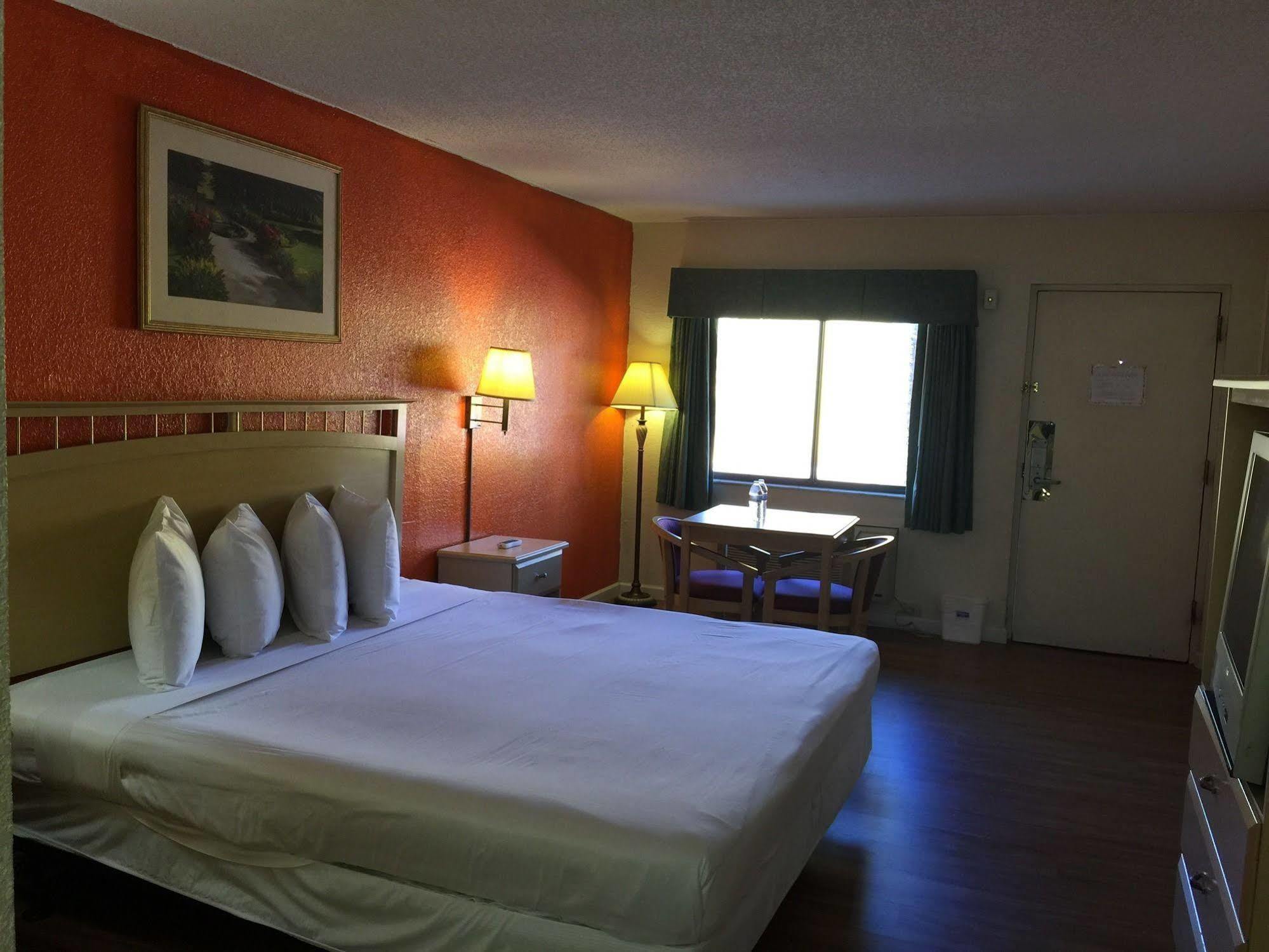 Motel Country Hearth Inn- Kissimmee
