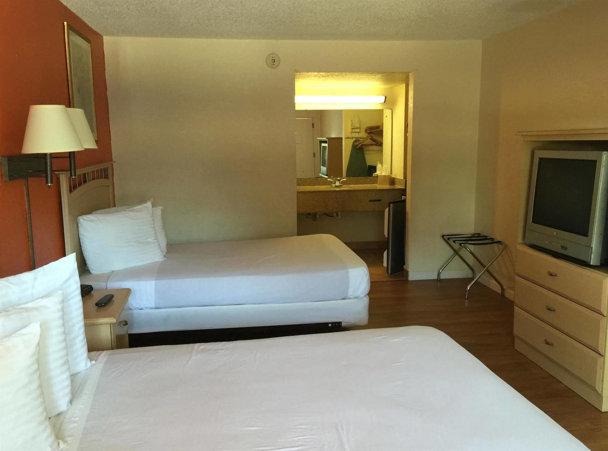 Country Hearth Inn- Kissimmee