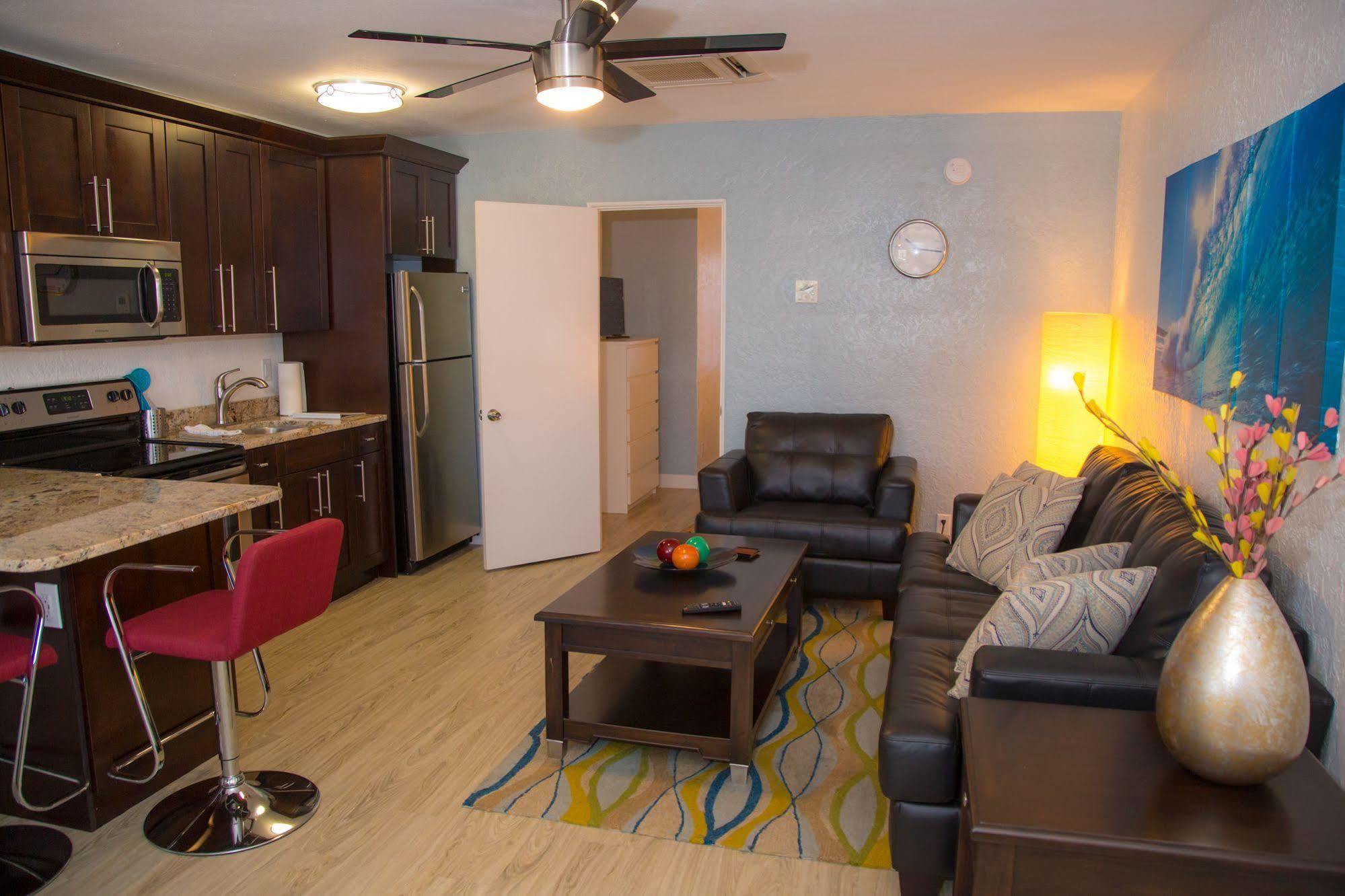 Aparthotel Park Shore Suites 3*