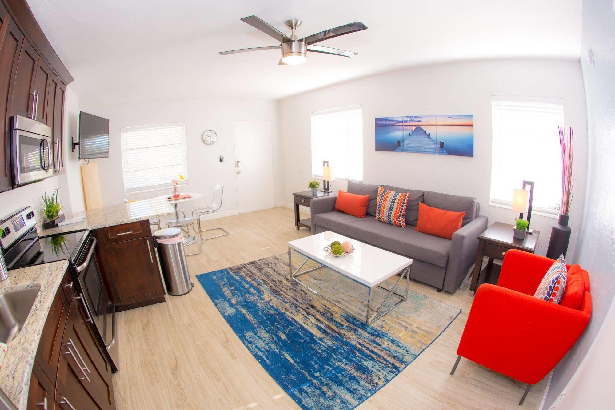 Park Shore Suites 3*