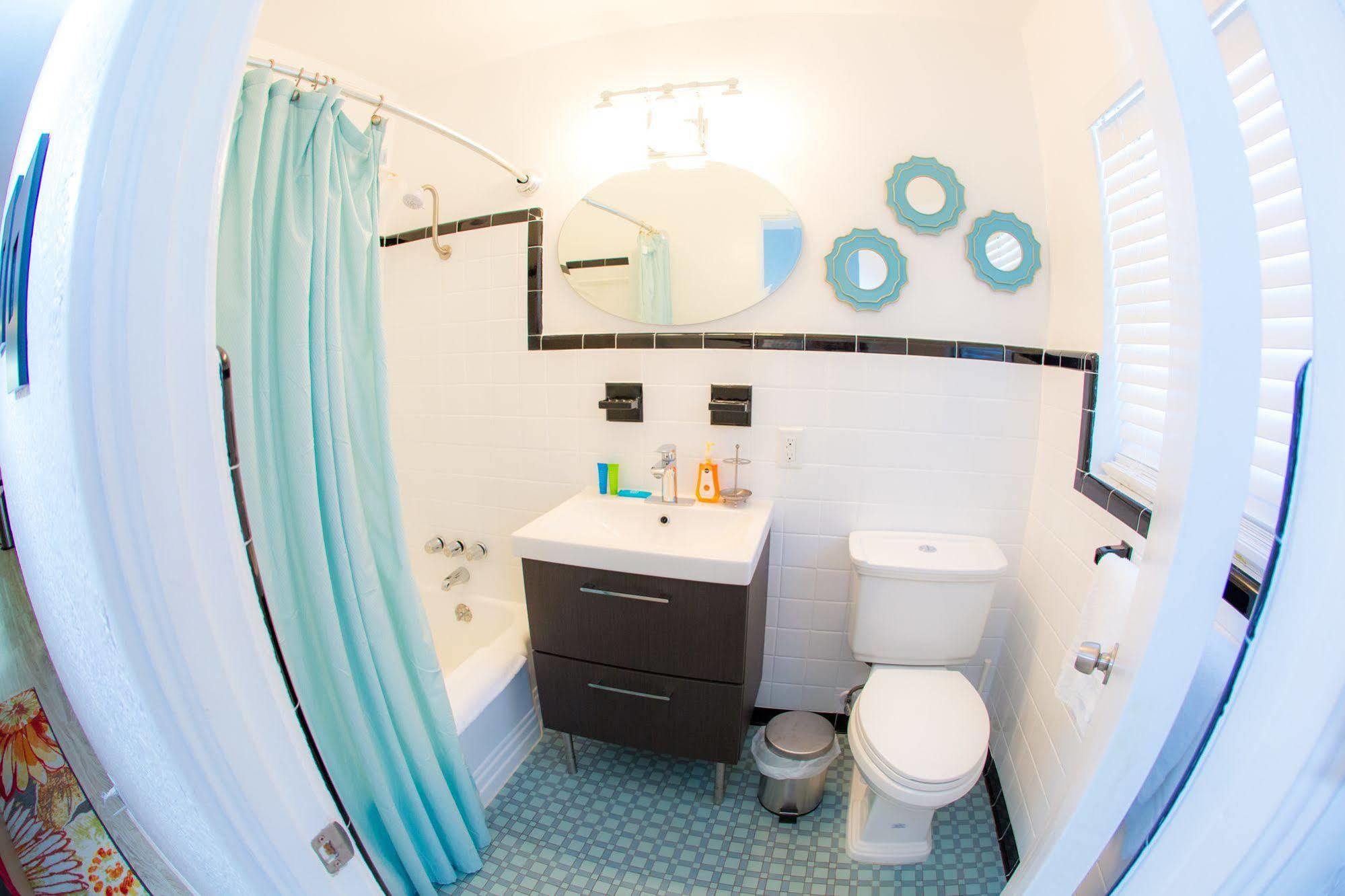 Park Shore Suites Aparthotel