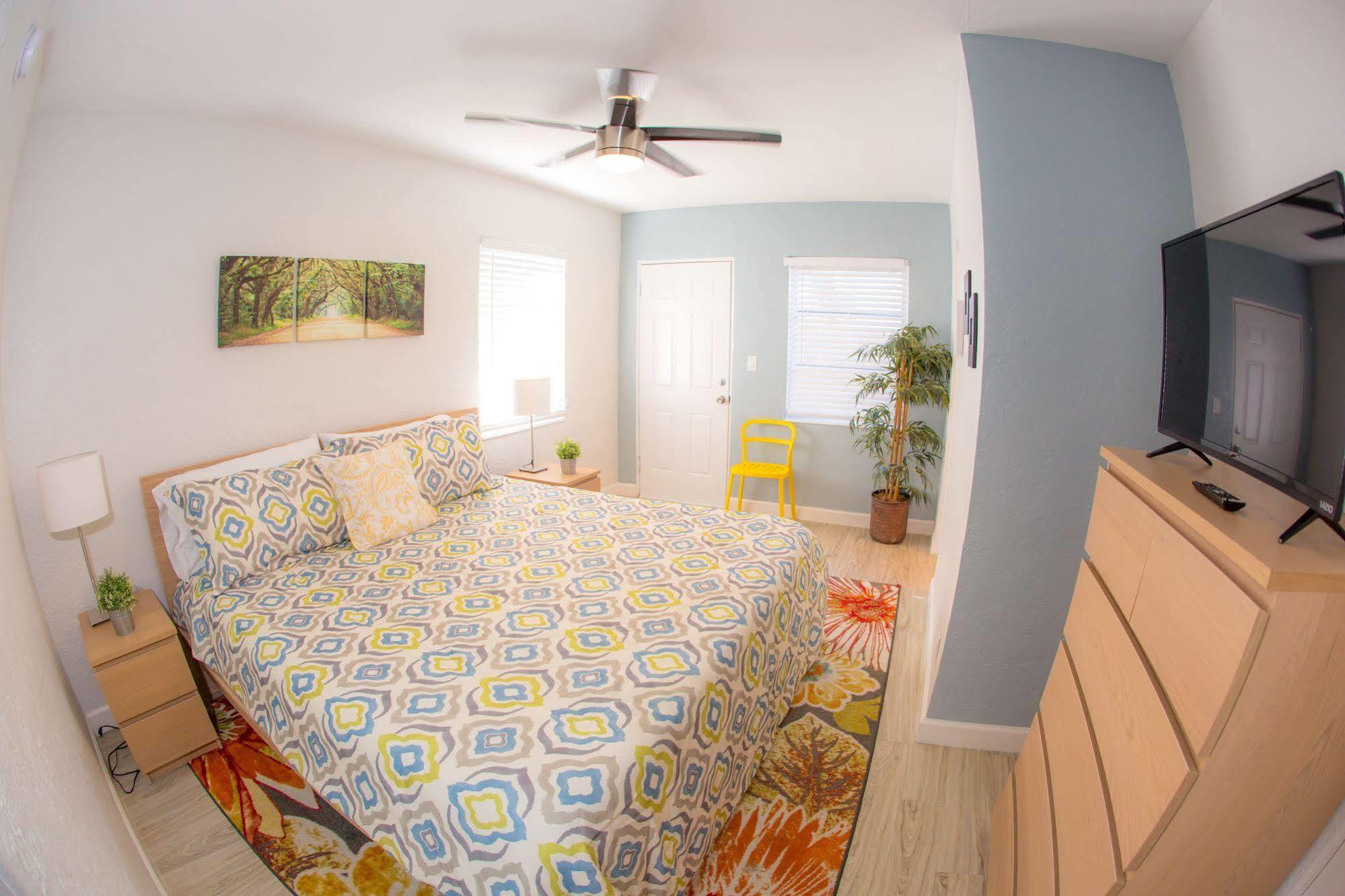 Park Shore Suites 3*