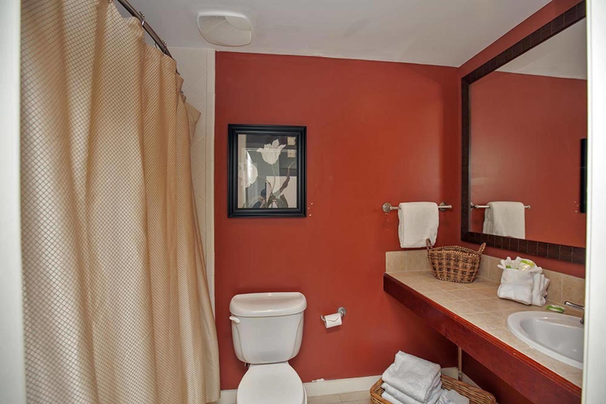 Hotel Luau By Panhandle Getaways