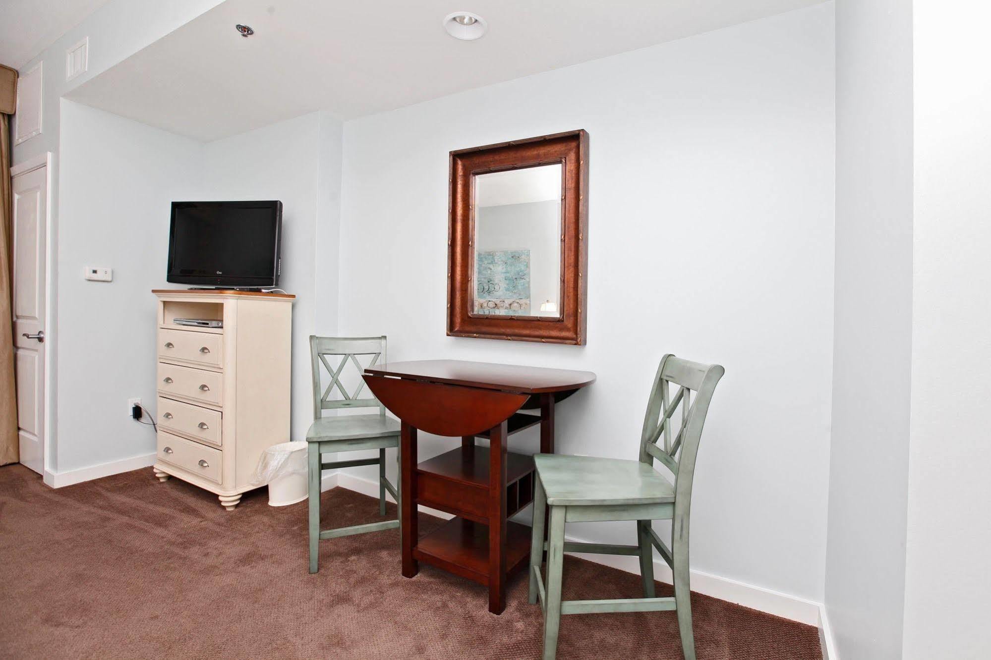 Hotel Luau By Panhandle Getaways 3*