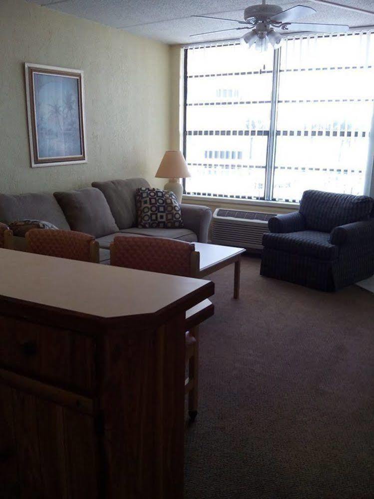 Shores Club Hotel 3*