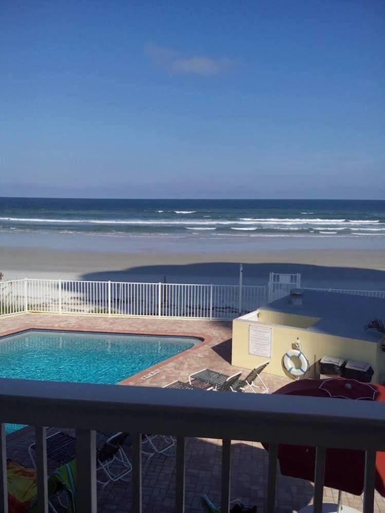 Shores Club