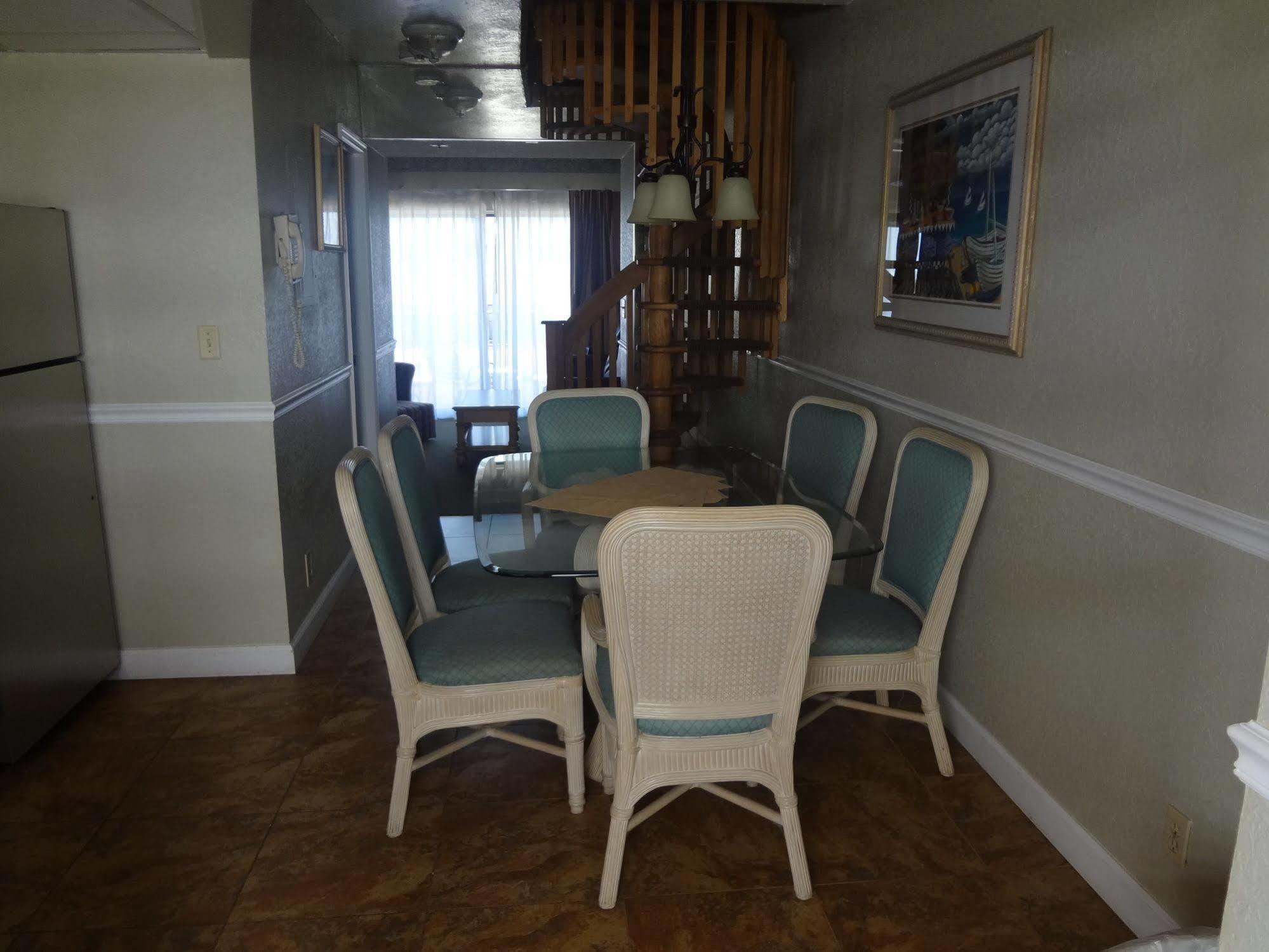 Lighthouse Cove Hotel 3*