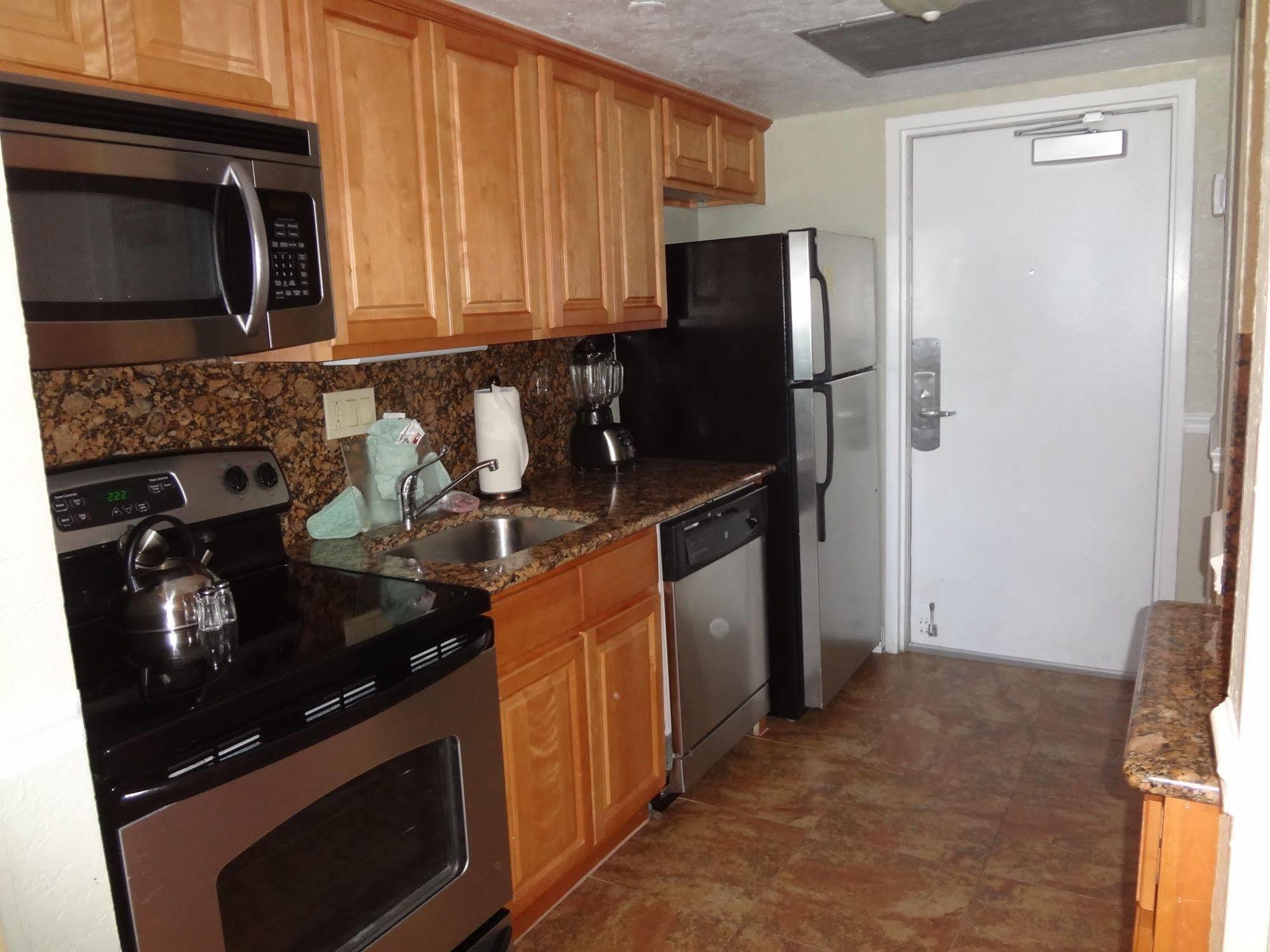 Lighthouse Cove Hotel Pompano Beach
