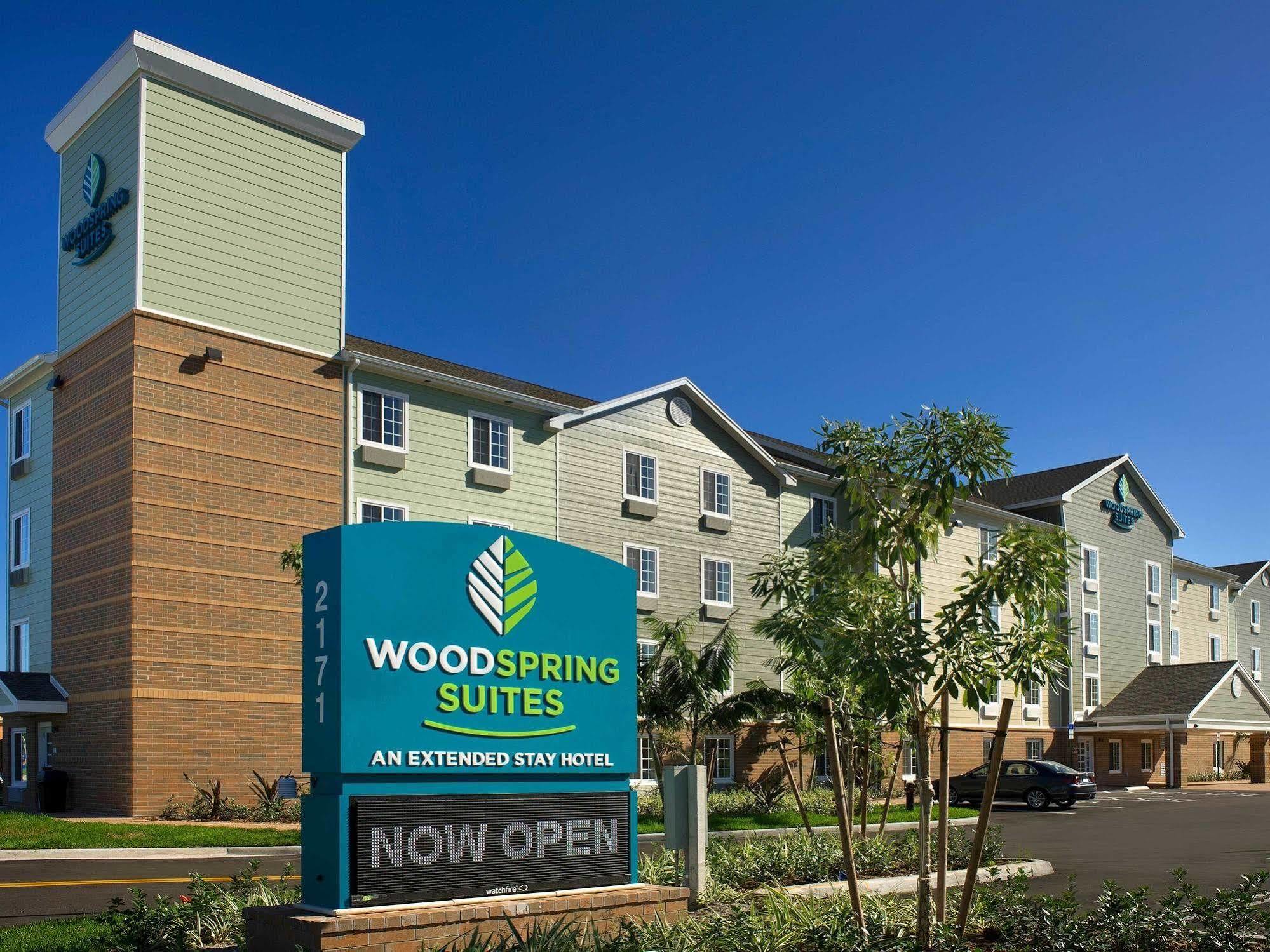 Woodspring Worth Hotel