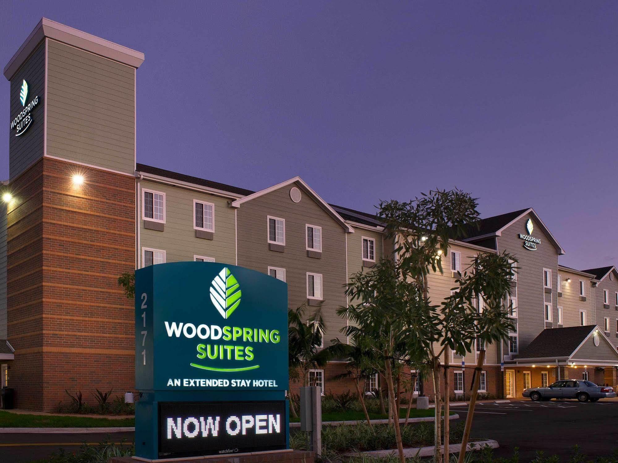 Hotel Woodspring Worth