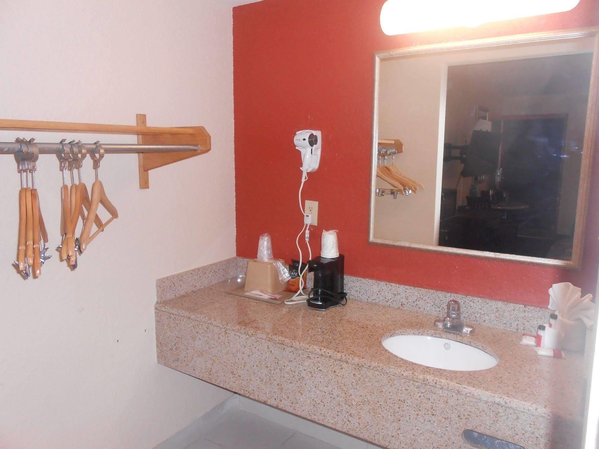 Executive Garden Hotel Titusville