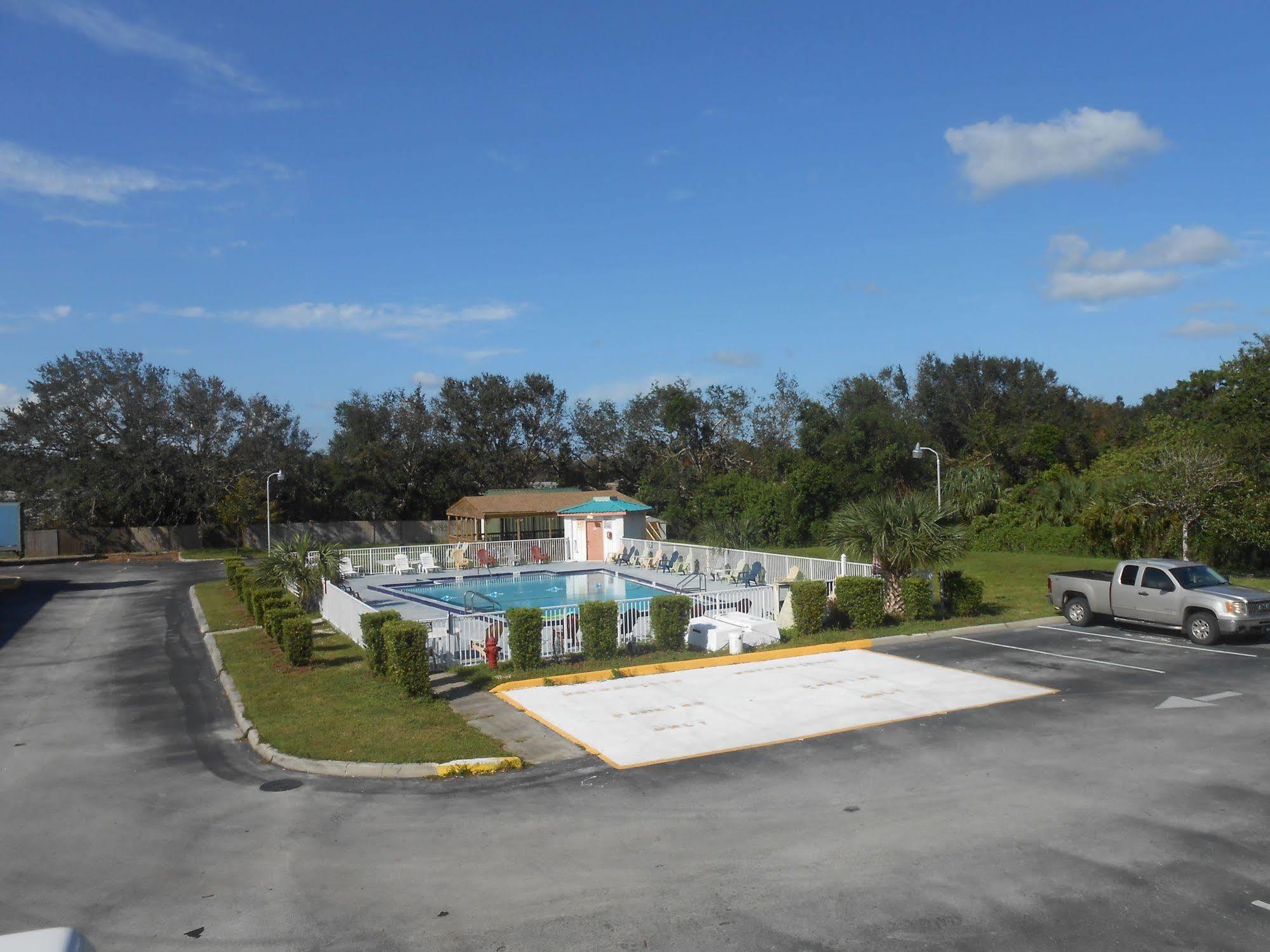 Executive Garden 2* Titusville