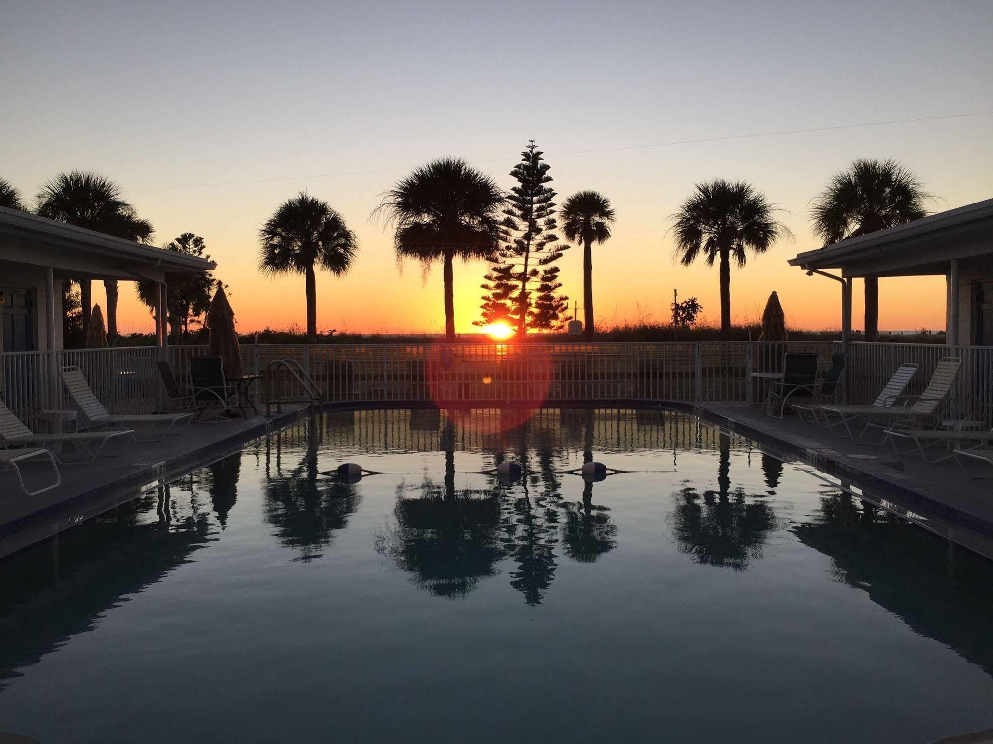 Hotel Ibeach Treasure Island