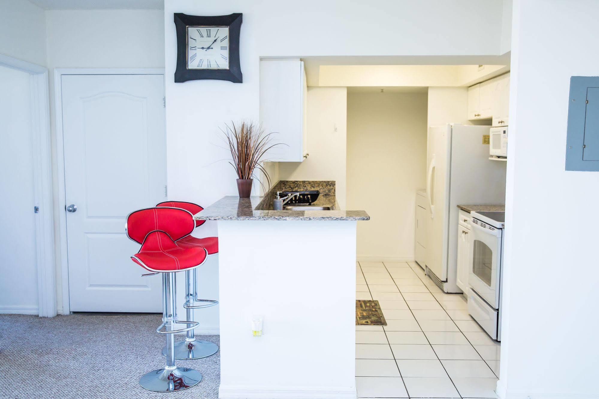 Botel Best Holiday Suites