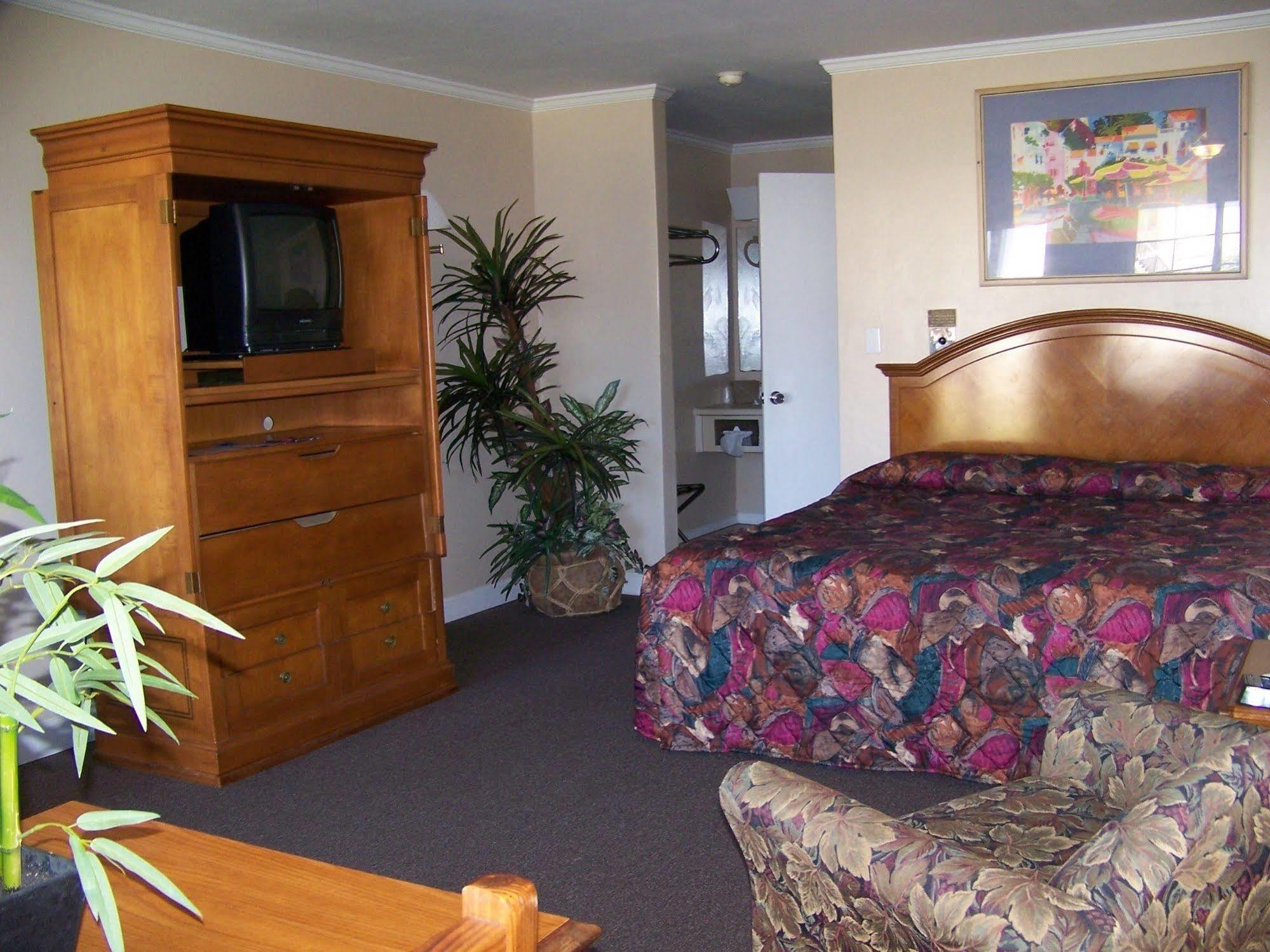 Emerald Sands Hotel Milton
