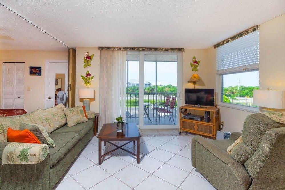 Resortquest At Bonita Beach And Tennis Club Hotel