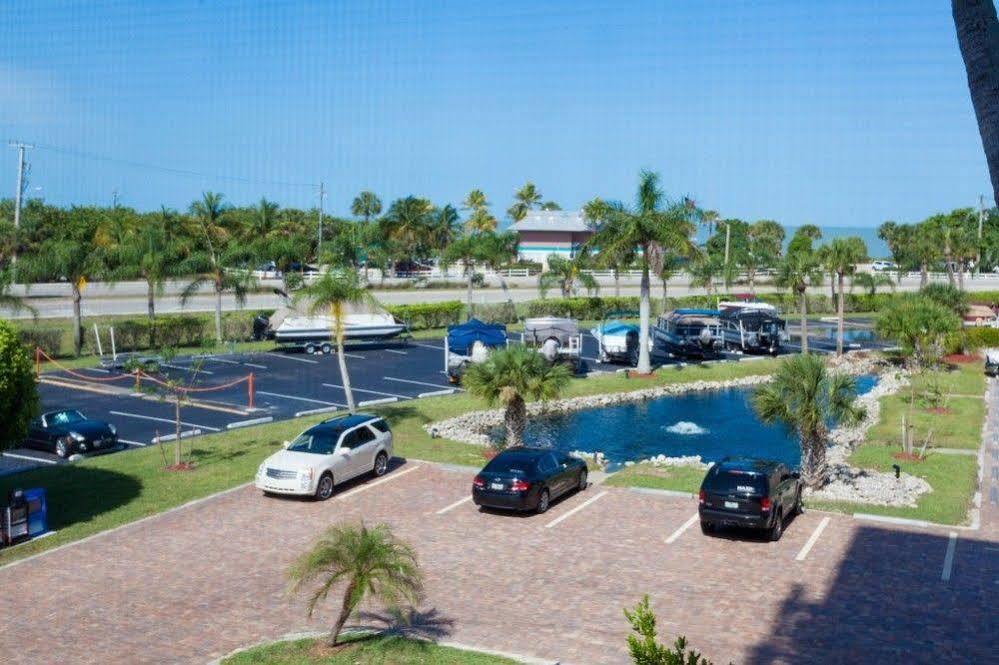 Hotel Resortquest At Bonita Beach And Tennis Club 3*