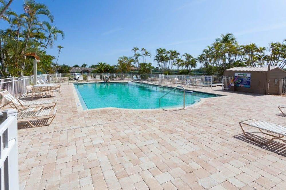 Hotel Resortquest At Bonita Beach And Tennis Club