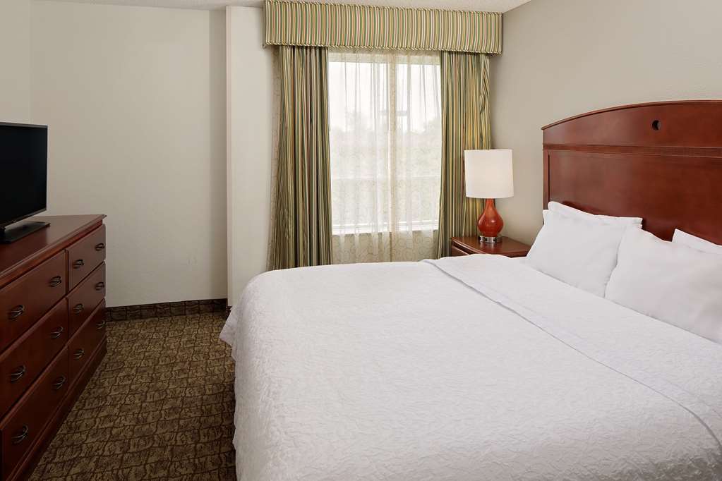Hampton & Lauderdale Airport Hotel 3*