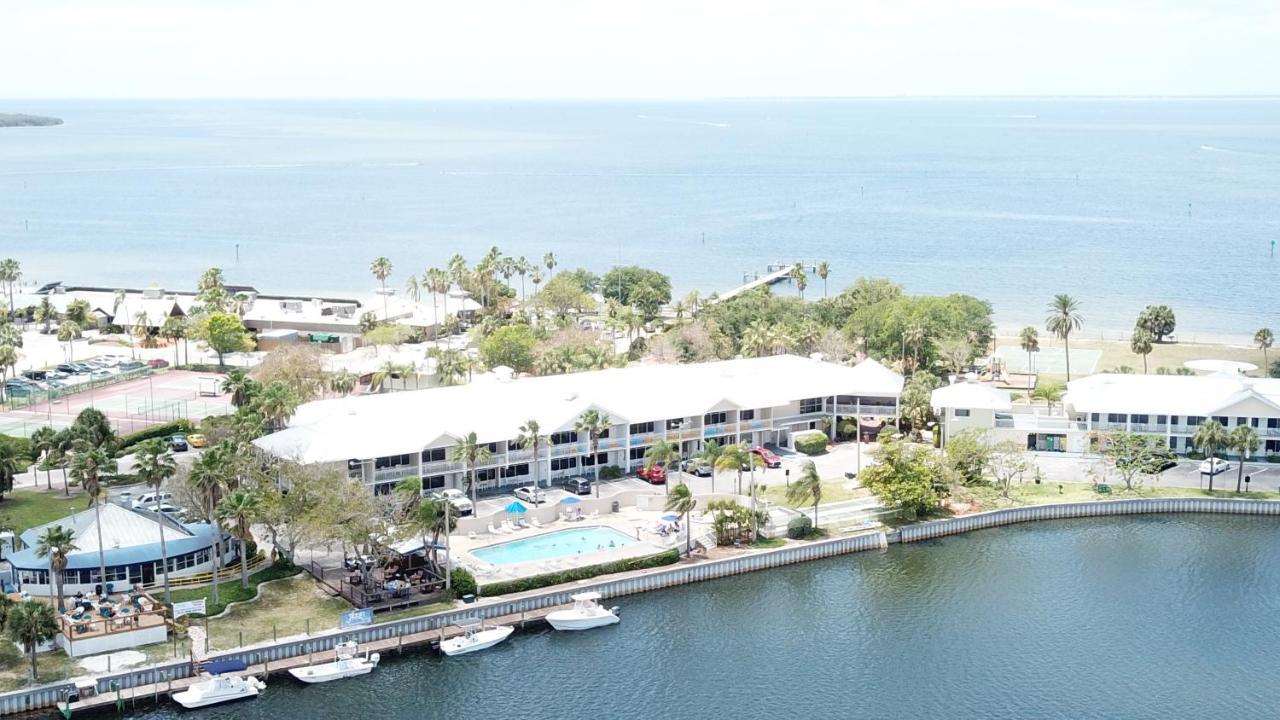 Tampa Bay, Step Away, Wifi, Free Parking,pools, Jacuzzi Ruskin