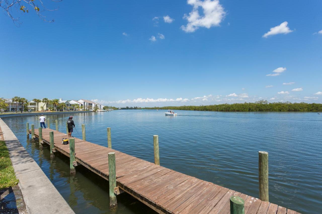 Tampa Bay, Step Away, Wifi, Free Parking,pools, Jacuzzi Aparthotel *