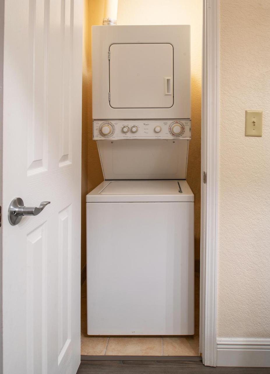 Resort Floridays Orlando Two & Three Bed Williamsburg
