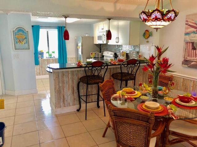 2 Bedroom , 2 Bath , * Oldsmar