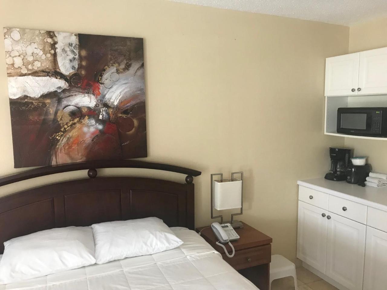 Apartment Wave Beach Vacation Pompano Beach