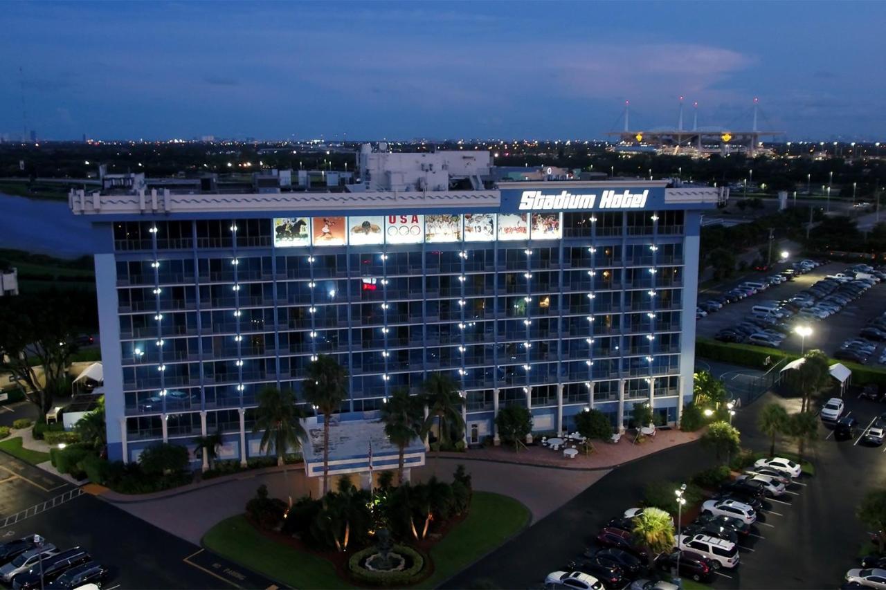Stadium Hotel 3*