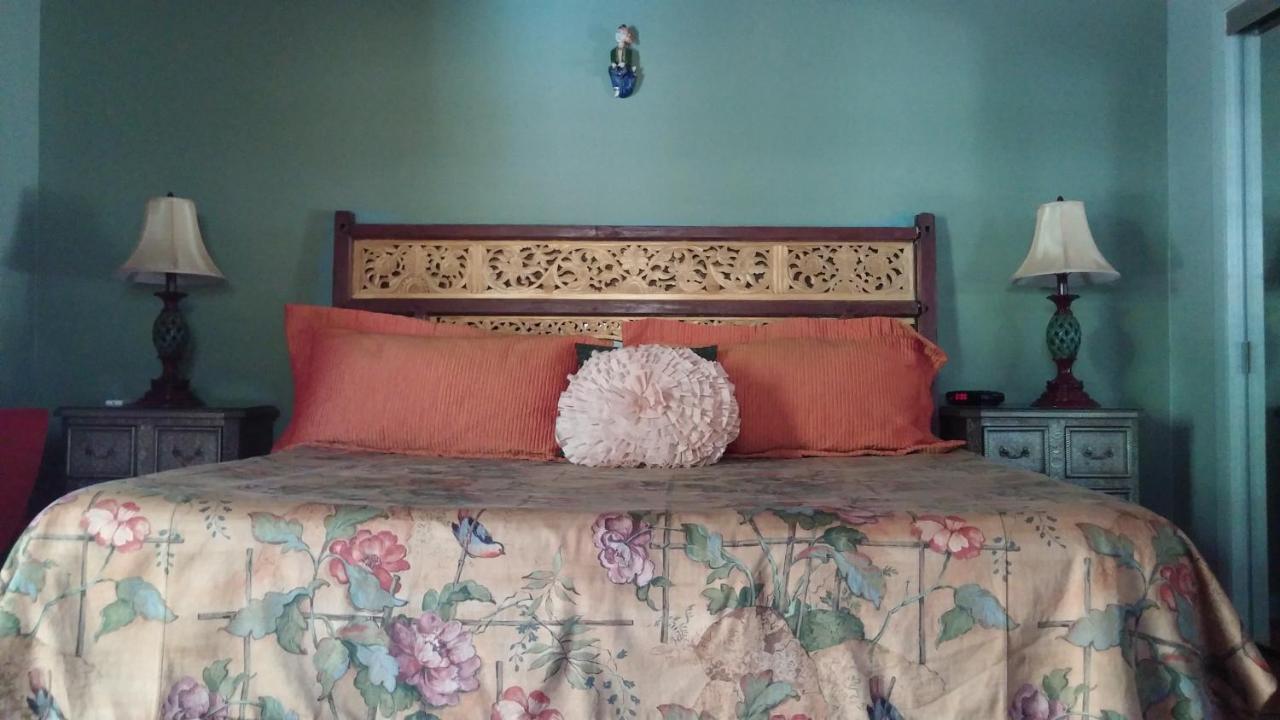 Casa Thorn Bed & Breakfast