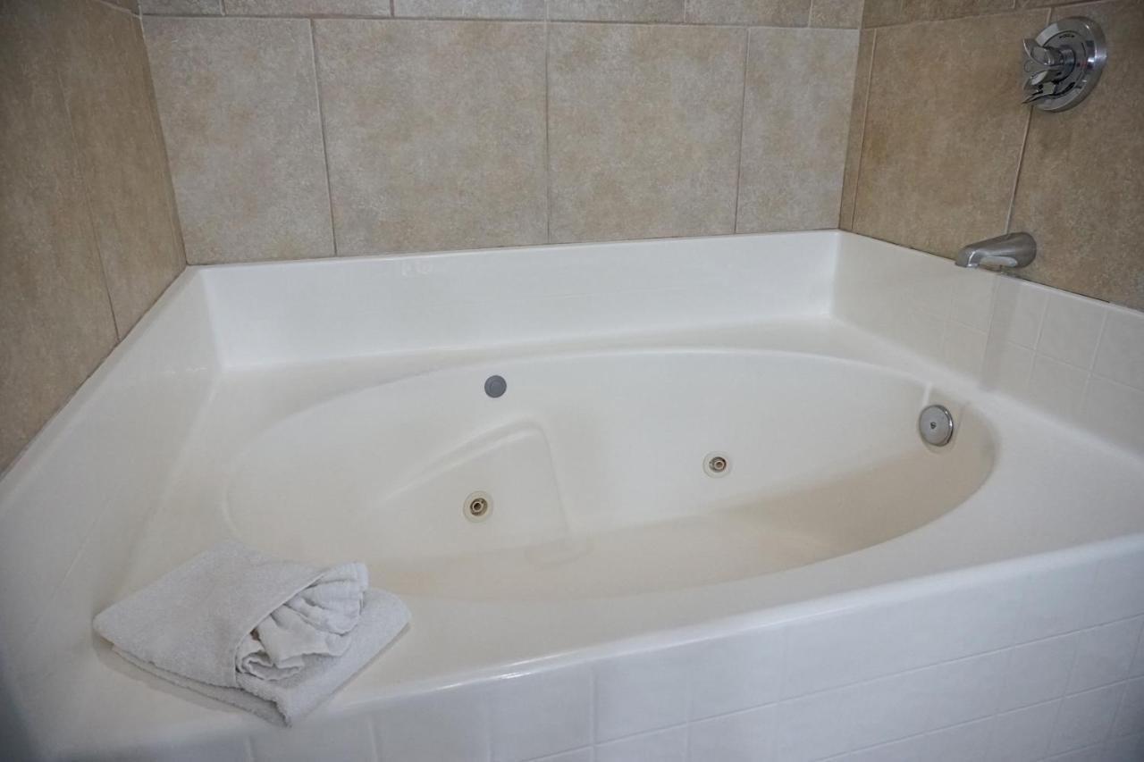 Country & By Radisson, Tampa-brandon, Fl Tampa