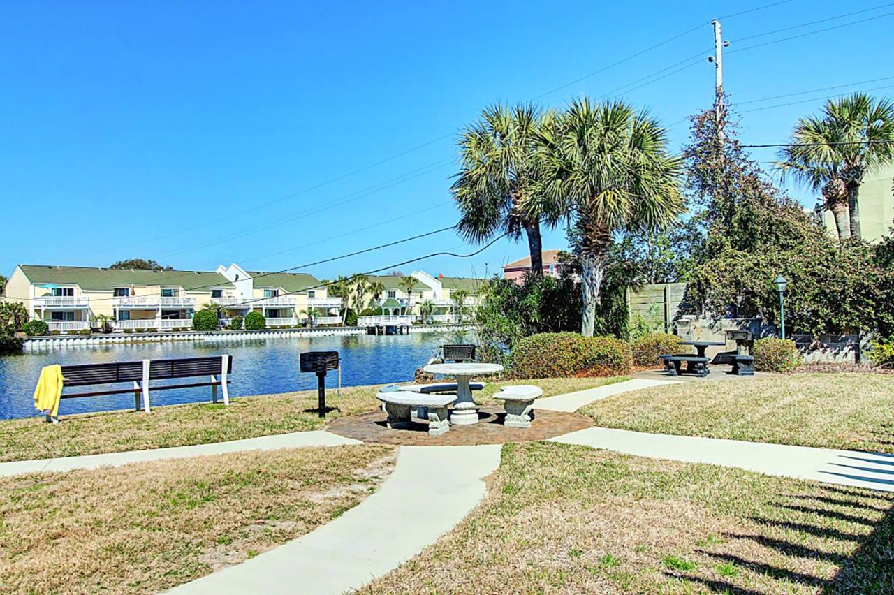 Shoreline Towers Townhouse 4-4 Holiday home *