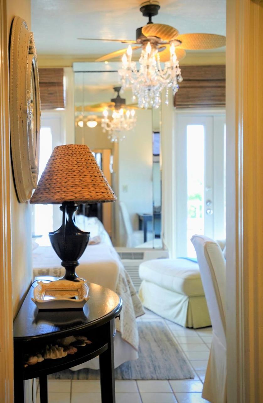 Renovated In The Heart Of Palm - Free Parking, Security Box Aparthotel Palm Beach