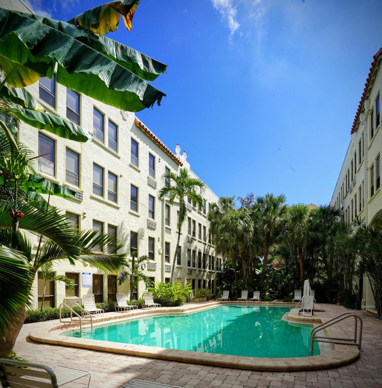 Renovated In The Heart Of Palm - Free Parking, Security Box Aparthotel Palm Beach