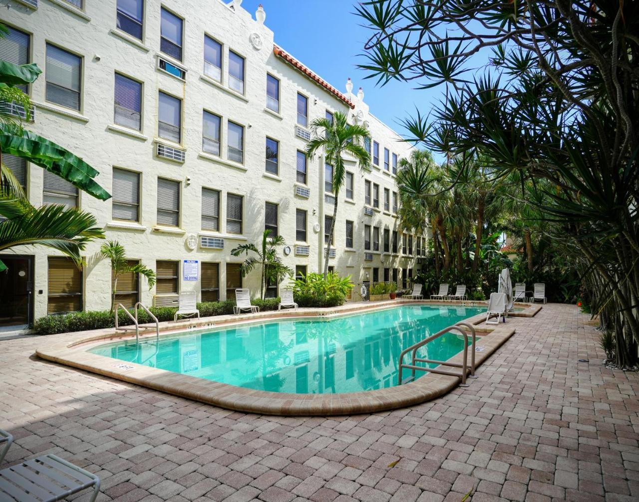Renovated In The Heart Of Palm - Free Parking, Security Box Aparthotel Palm Beach