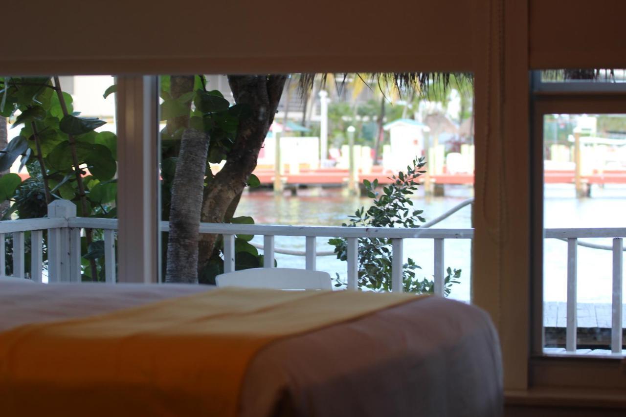 Gilbert's 2* Key Largo