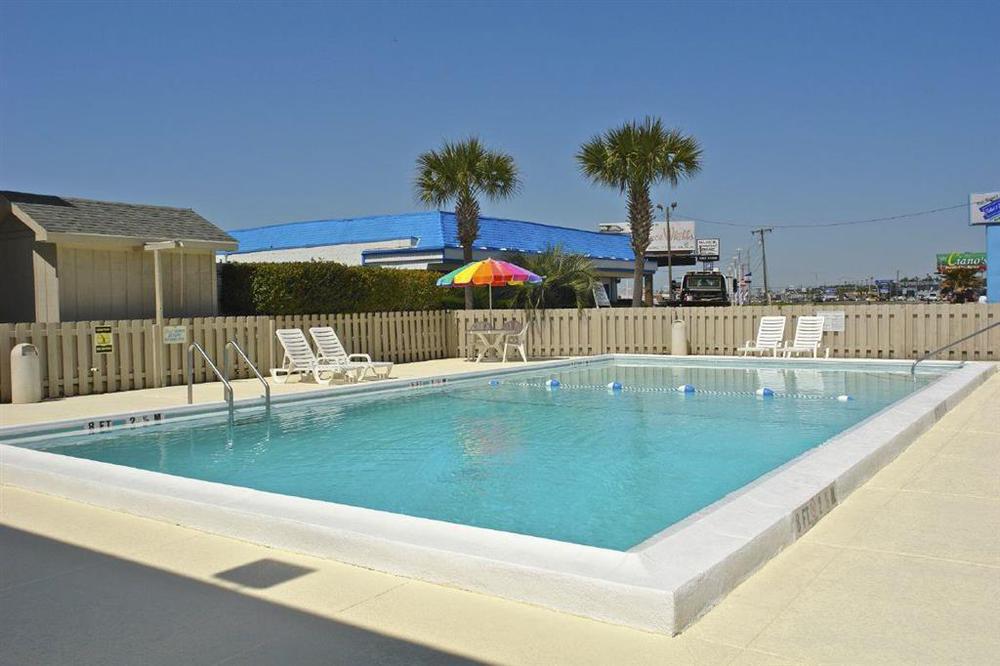 6 - West Motel