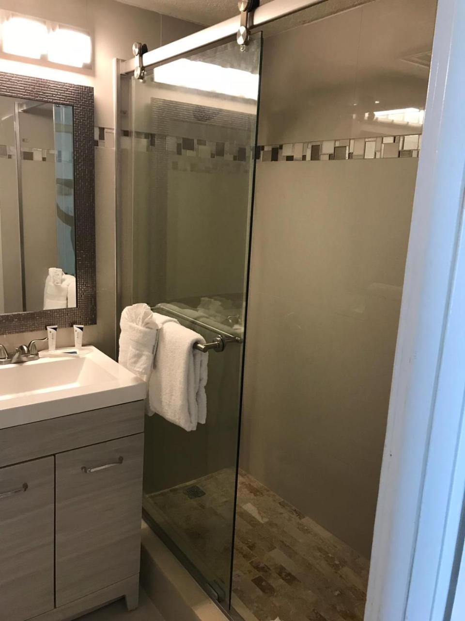 Apartment Oceanfront Suites At Beach *