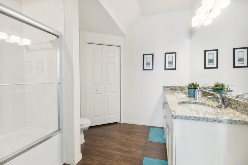 Vilarim - Lucaya Village Apartment *