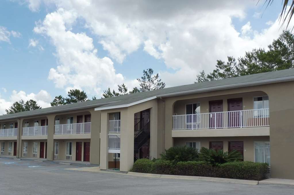 Red Roof Inn